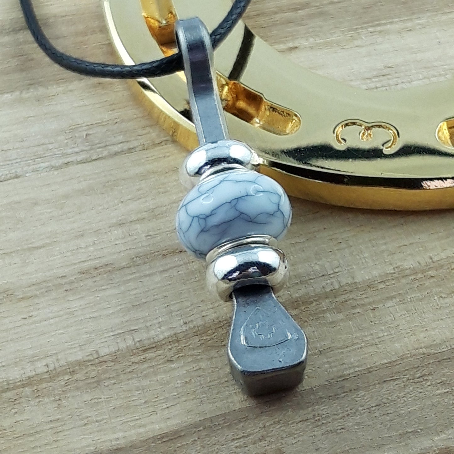 Glücksbringer mit Hufnagel mit Keramikperle