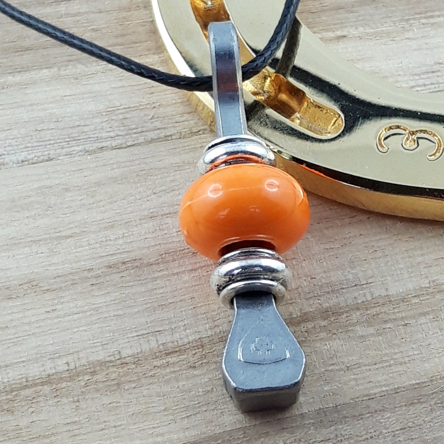 Glücksbringer mit Hufnagel mit Keramikperle