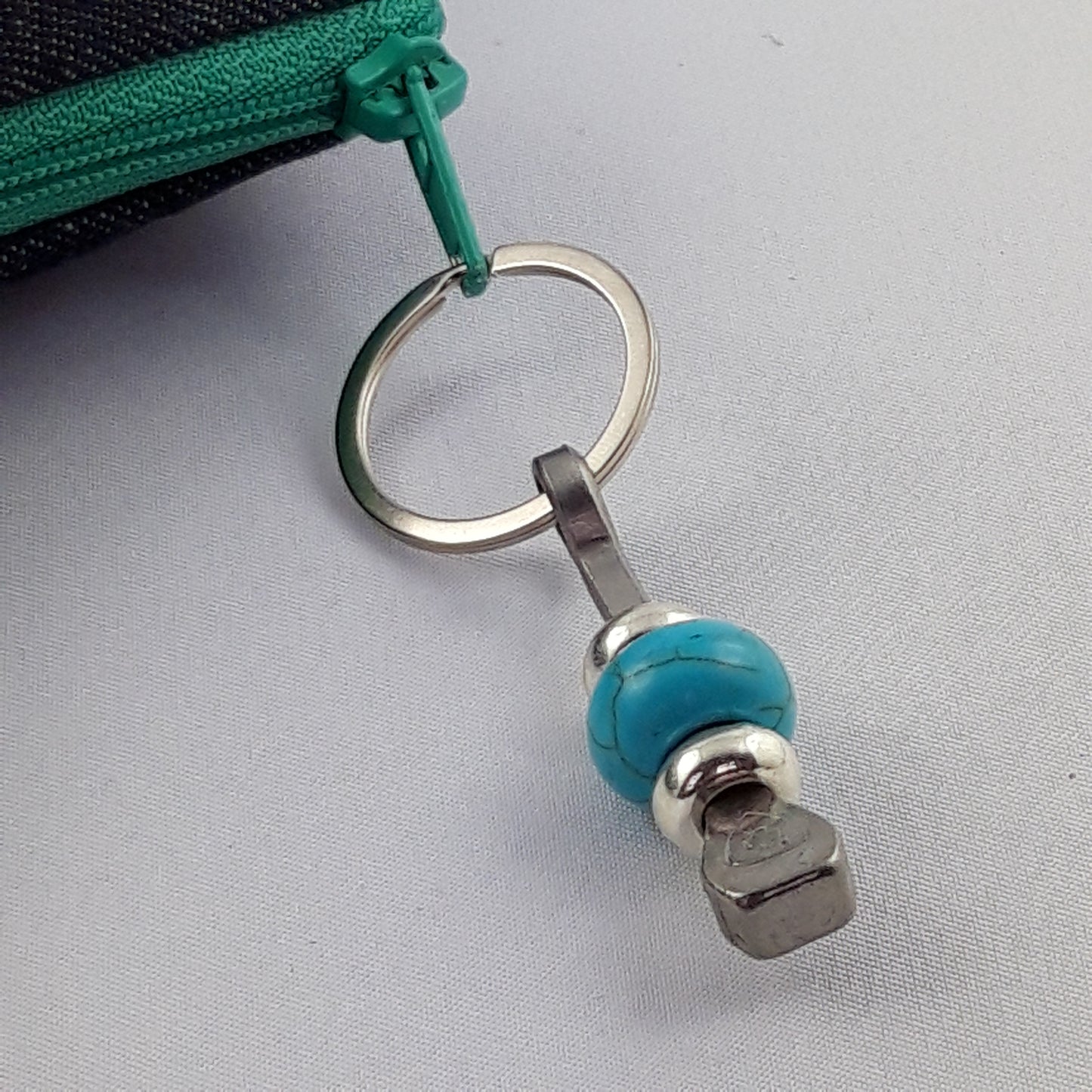 Glücksbringer mit Hufnagel mit Keramikperle
