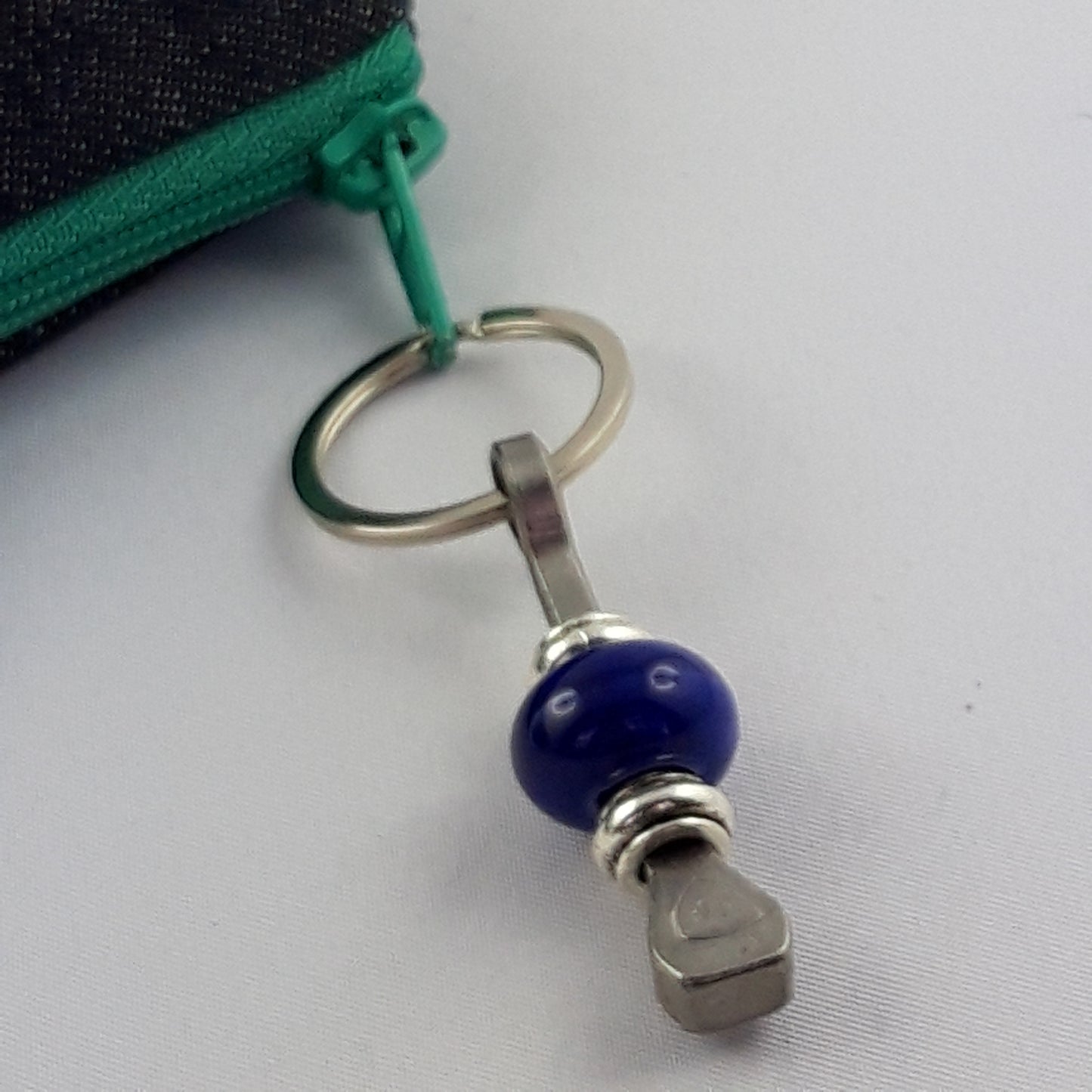 Glücksbringer mit Hufnagel mit Keramikperle