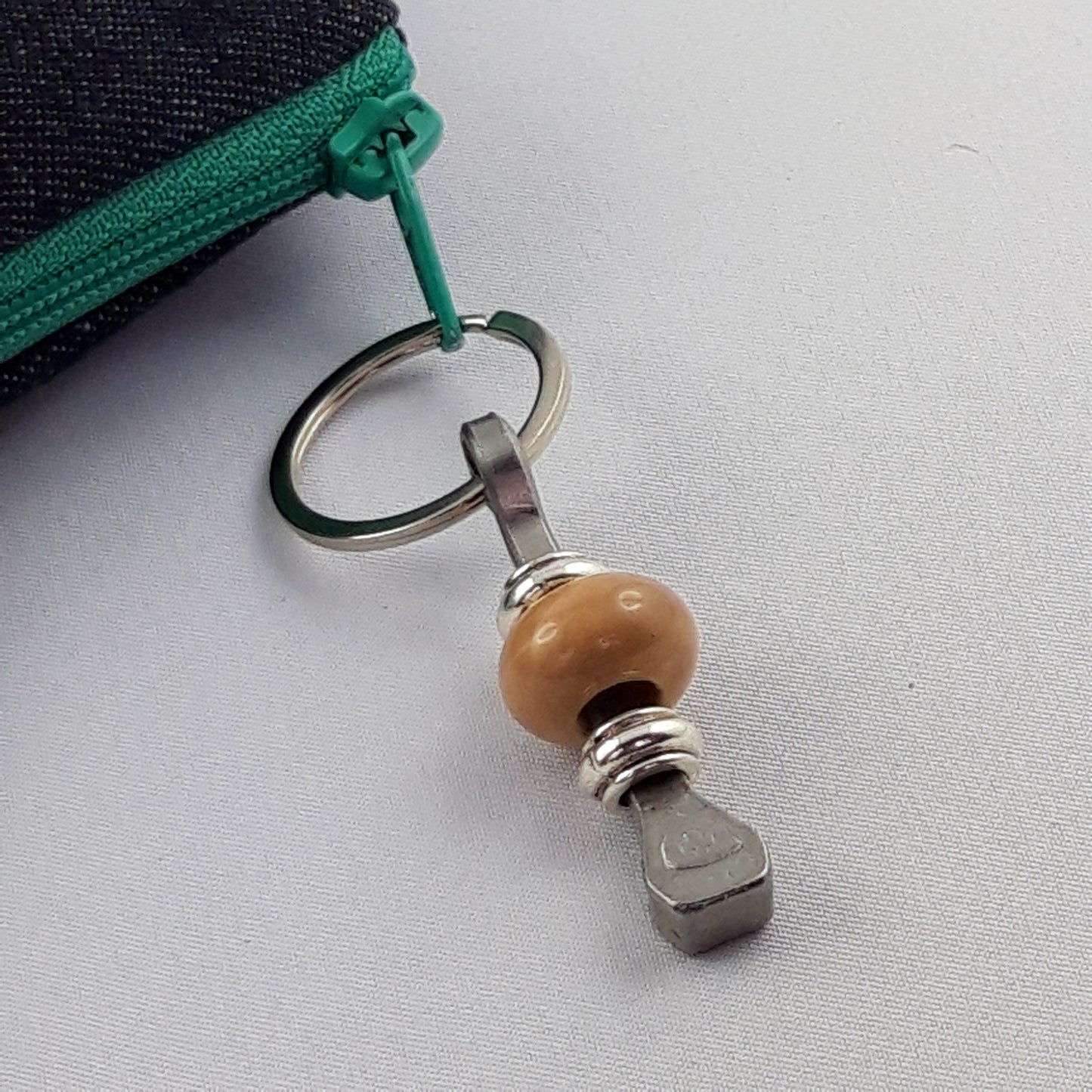 Glücksbringer mit Hufnagel mit Keramikperle