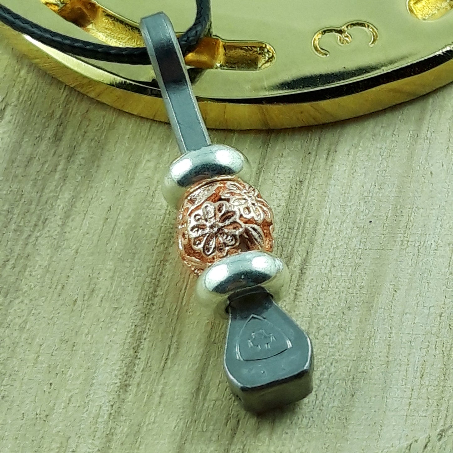 Glücksbringer mit Hufnagel mit Metallperle