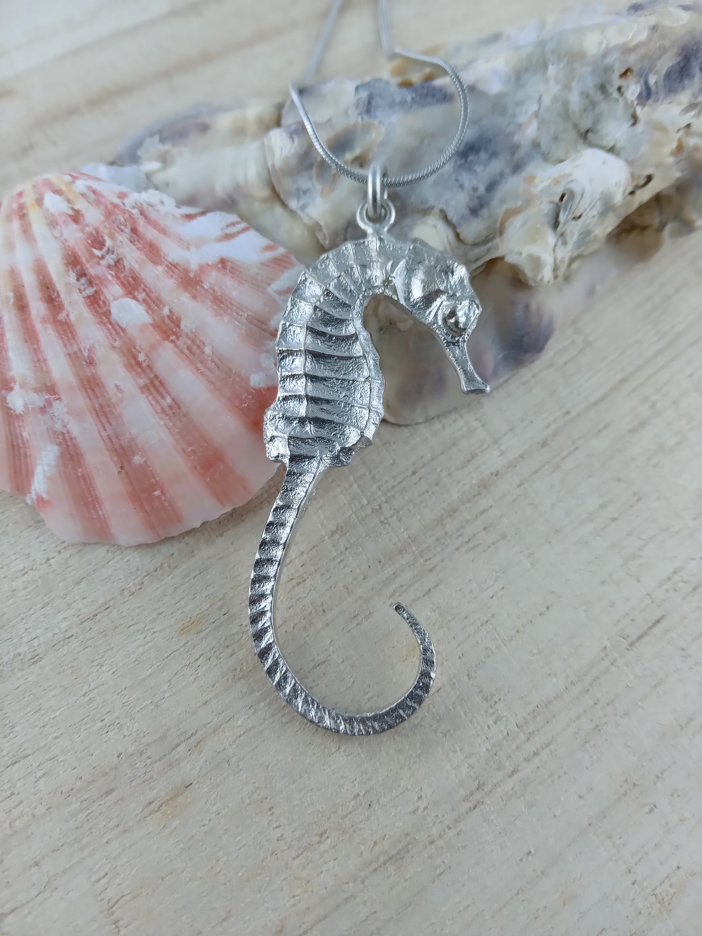 Schöne Kette mit Seepferdchen aus 925er Silber