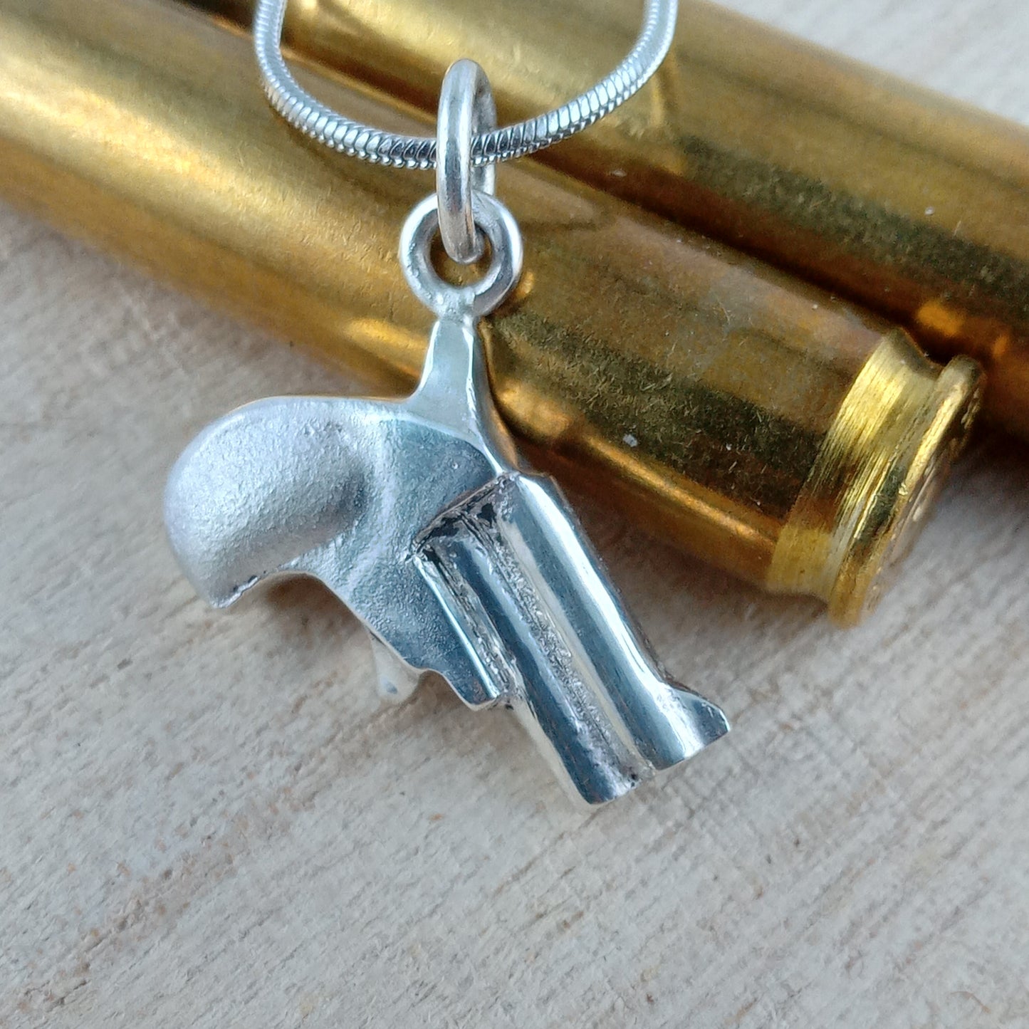 Kette mit Anhänger "Deringer" aus Silber