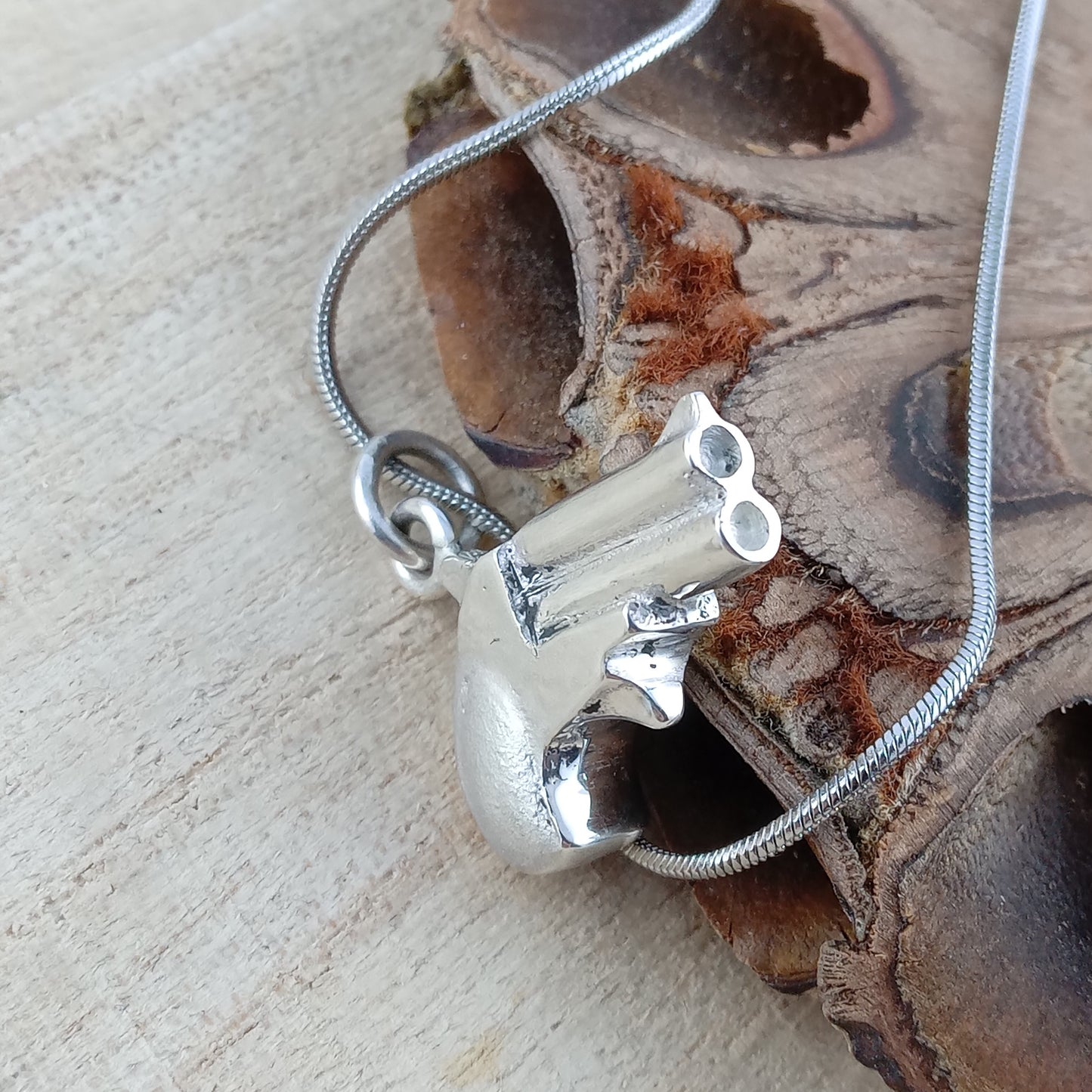 Kette mit Anhänger "Deringer" aus Silber