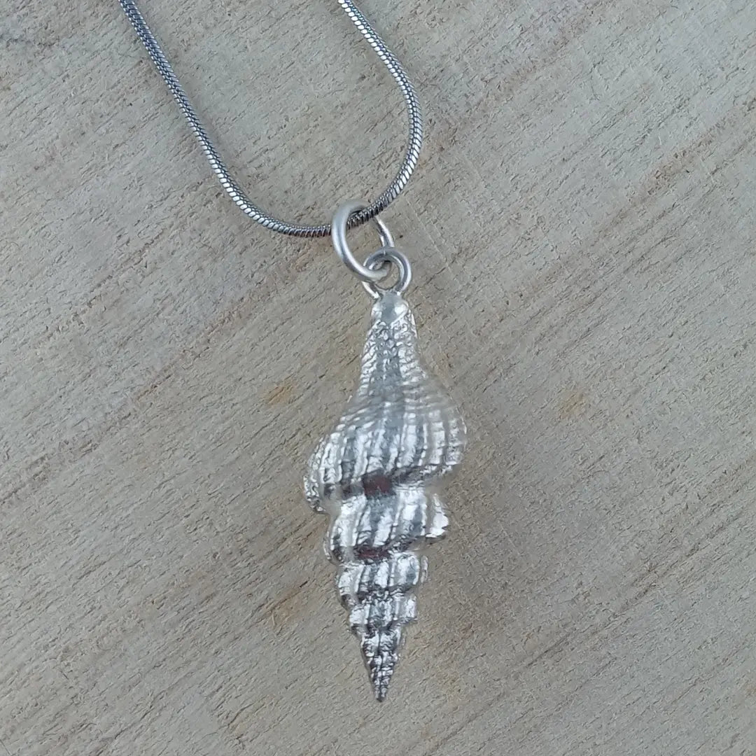 Schöne Kette mit Schnecke aus 925er Silber