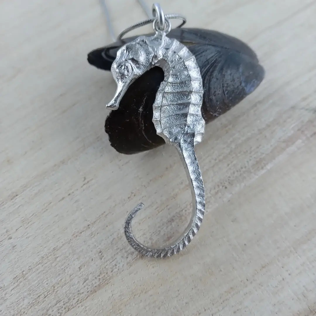 Schöne Kette mit Seepferdchen aus 925er Silber