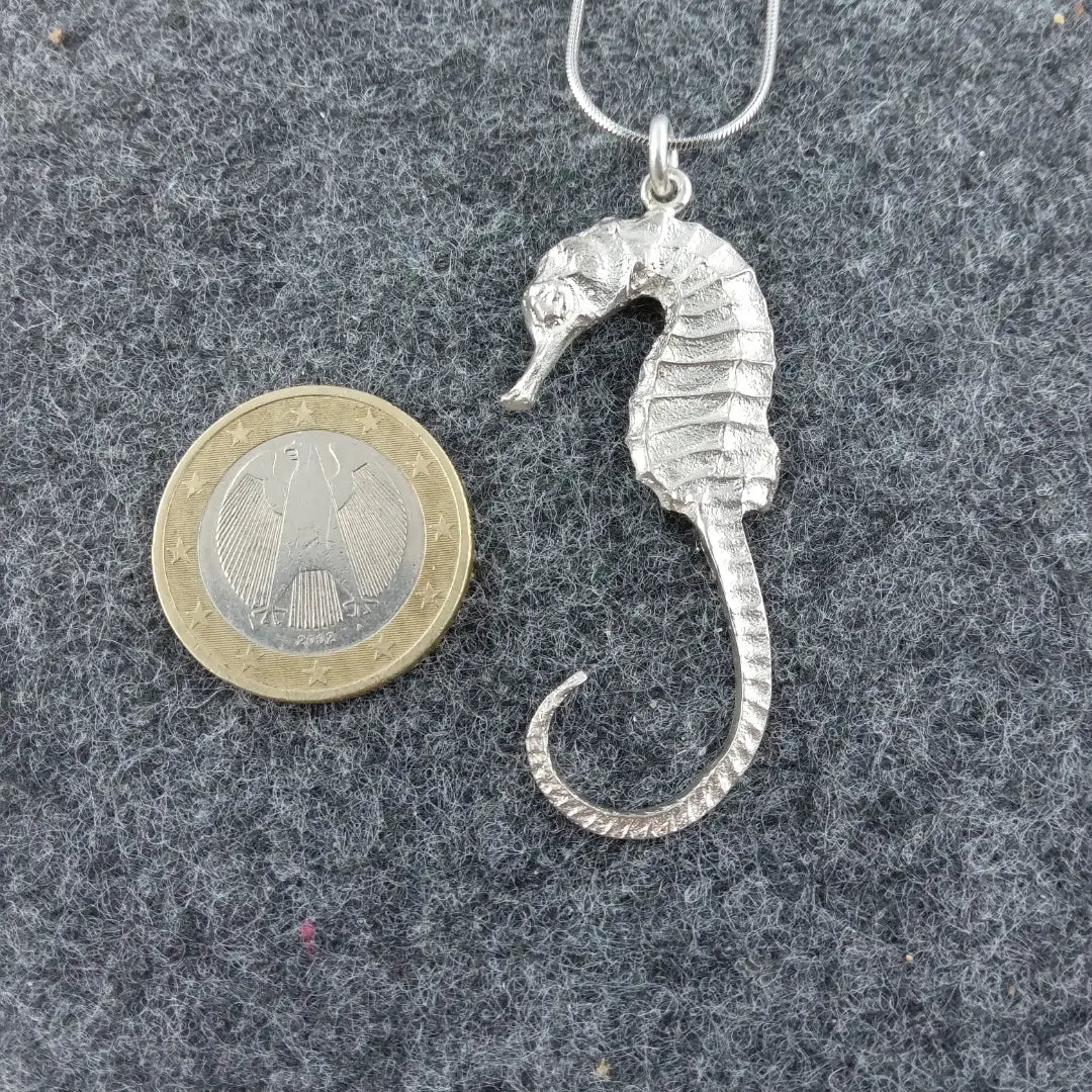 Schöne Kette mit Seepferdchen aus 925er Silber