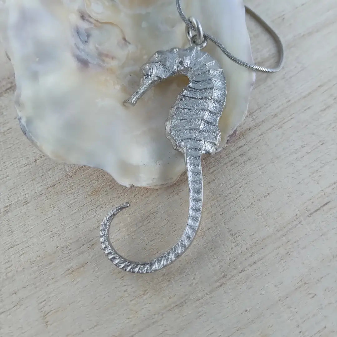 Schöne Kette mit Seepferdchen aus 925er Silber
