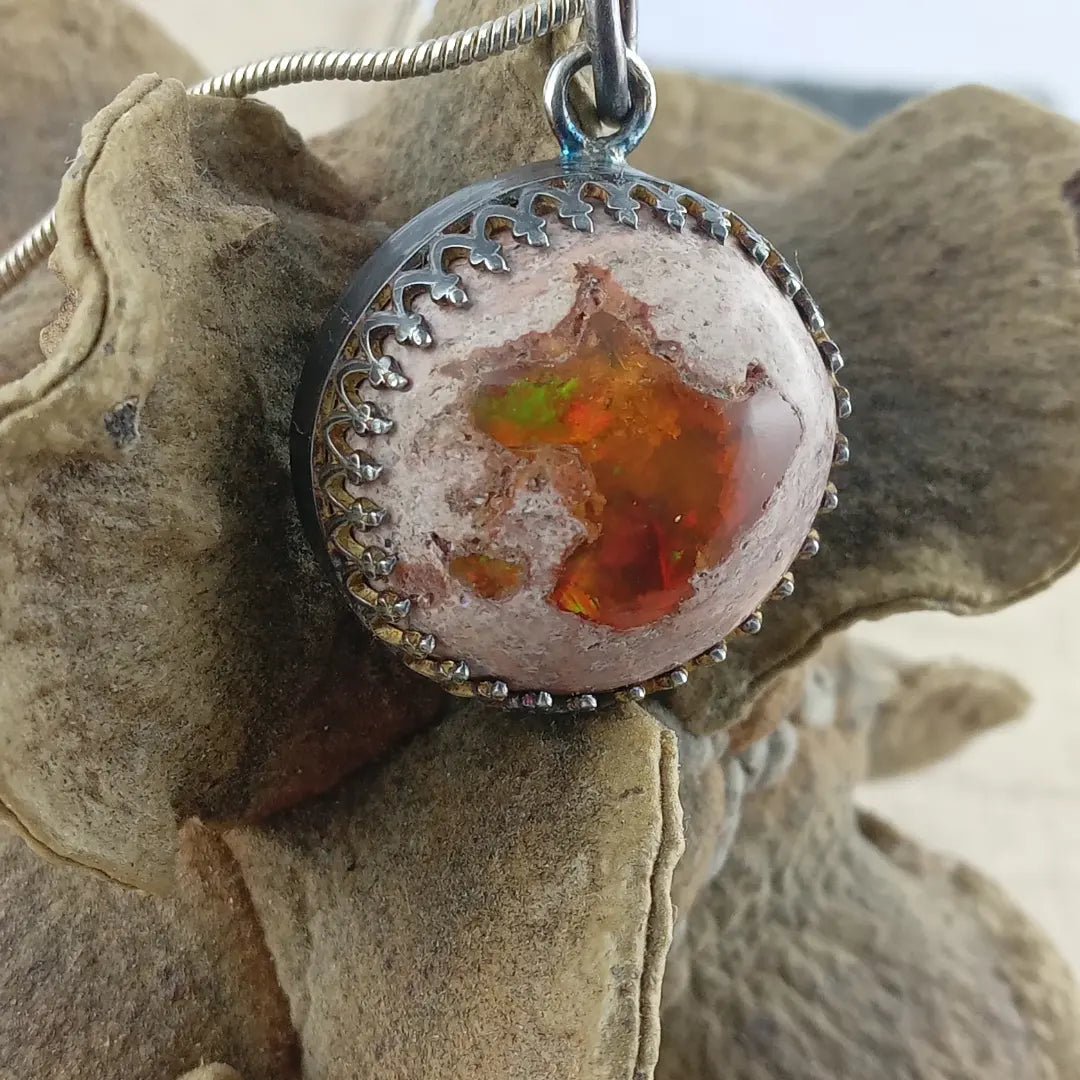 Anhänger mit mexikanischem Feueropal (925er Silber)