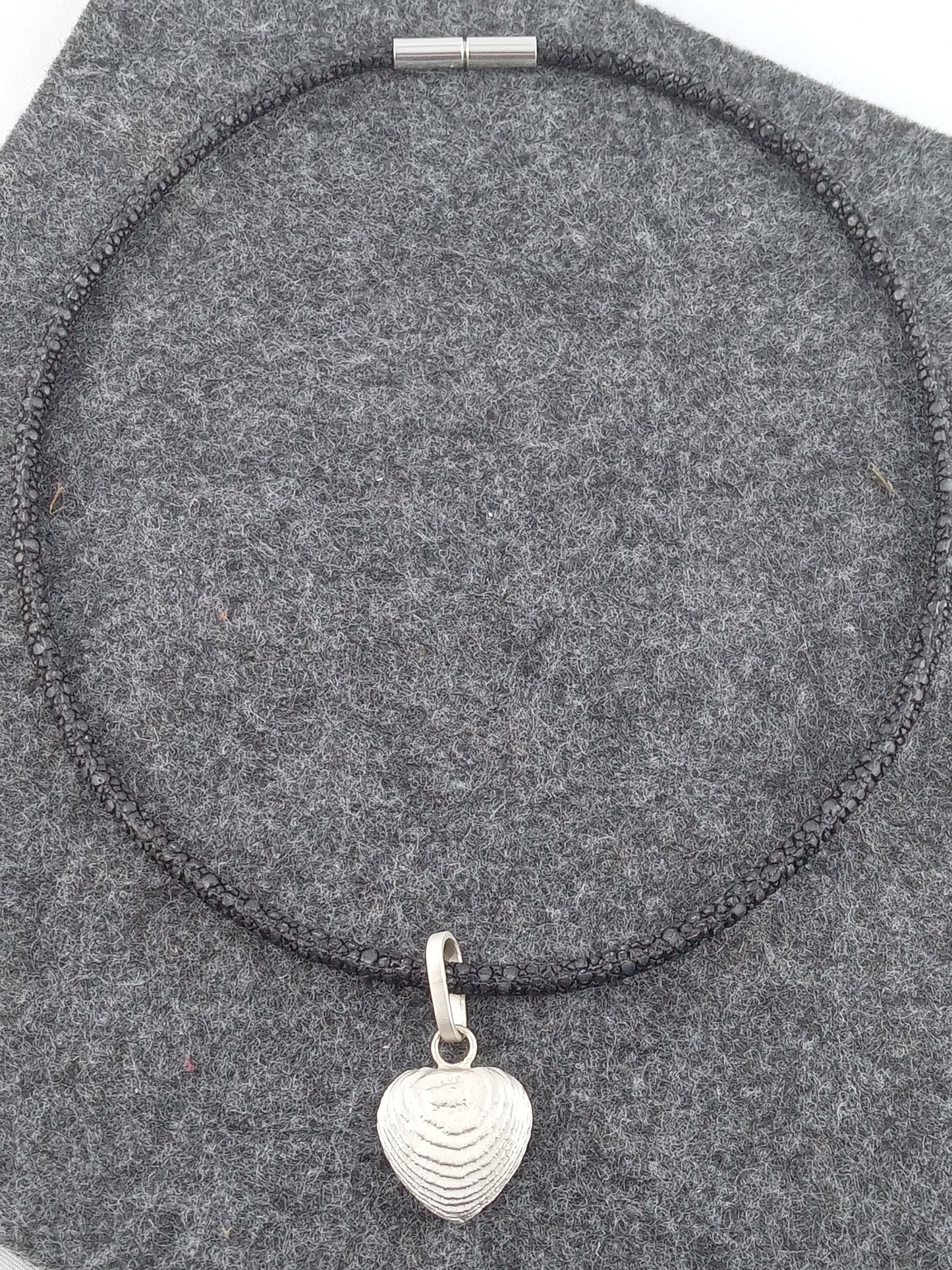 Schöne Kette mit einem Herz aus 925er Silber (Einzelstück)