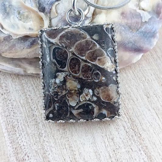 Anhänger mit fossilen Schnecken (925er Silber)