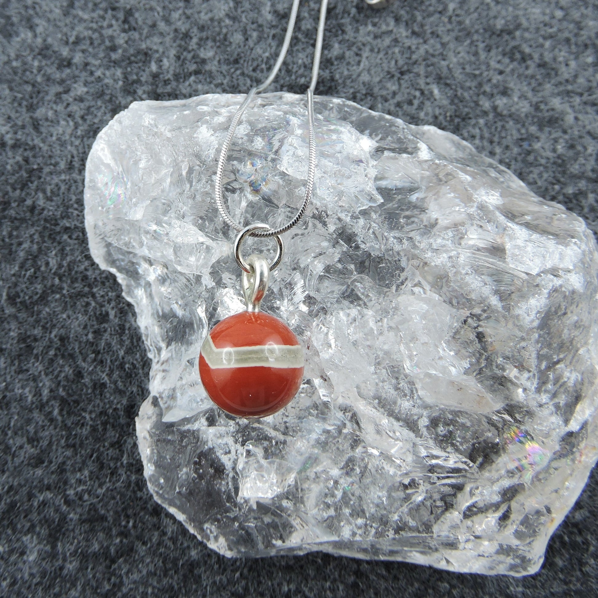 Chain with great patterned ball pendant