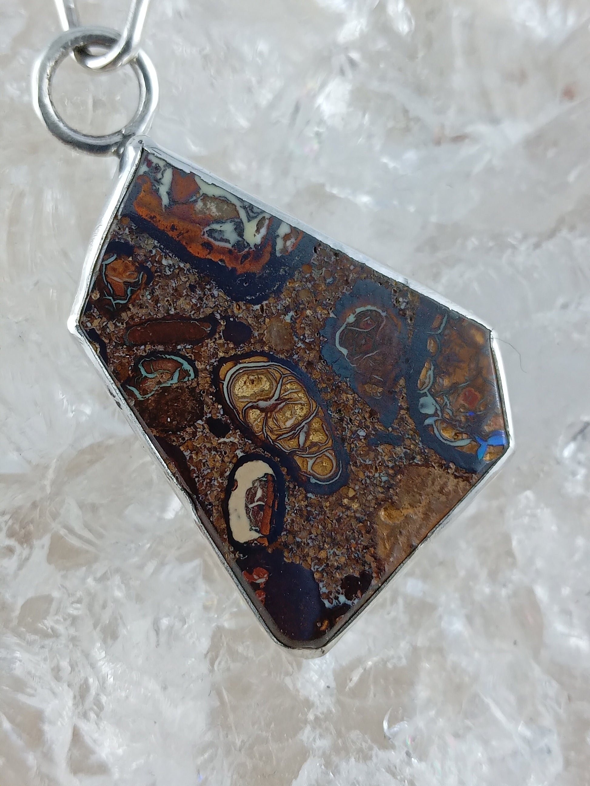 Kette mit Anhänger aus Silber und Boulderopal