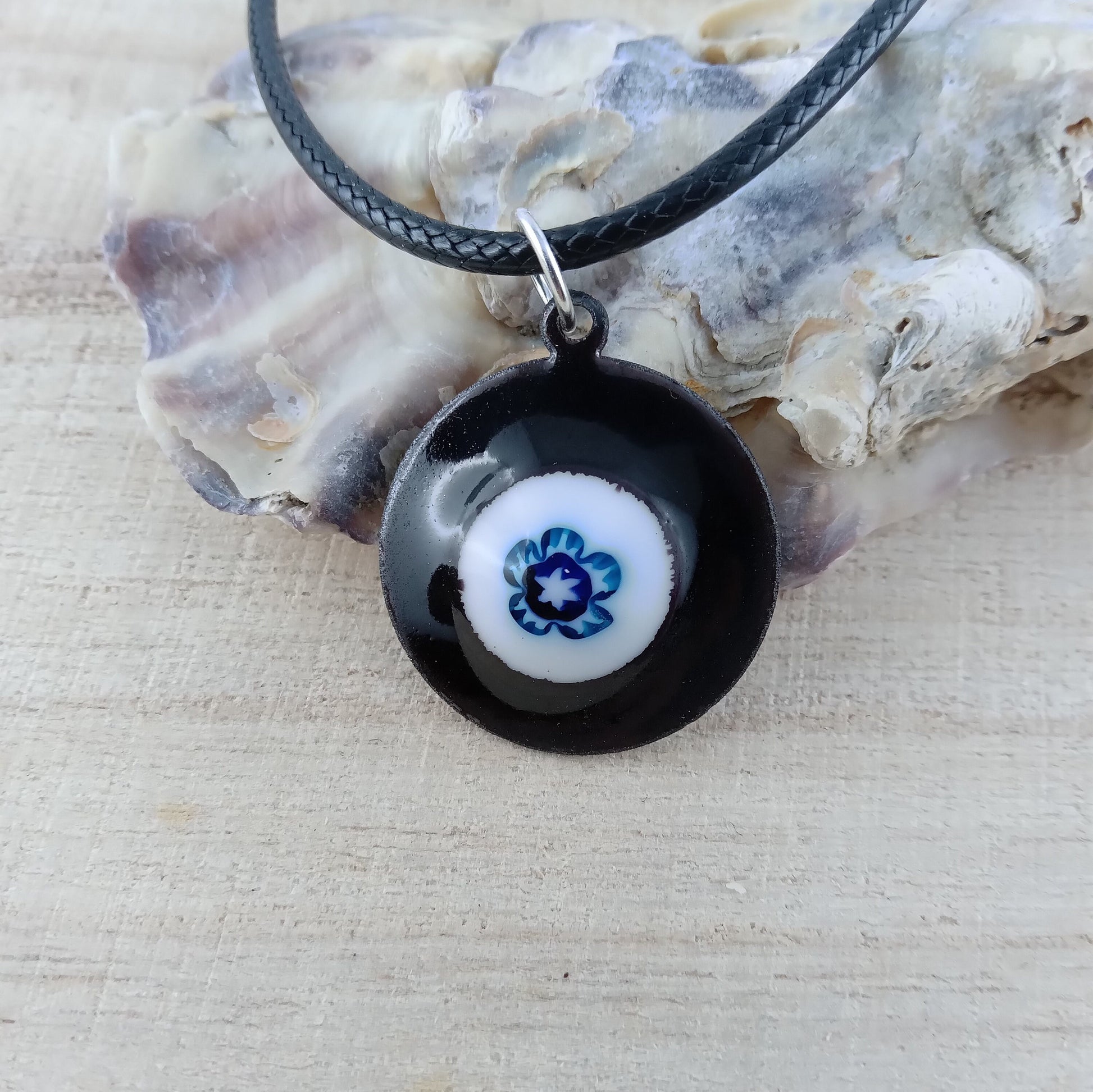Pendant with enamel, round pendant with chain