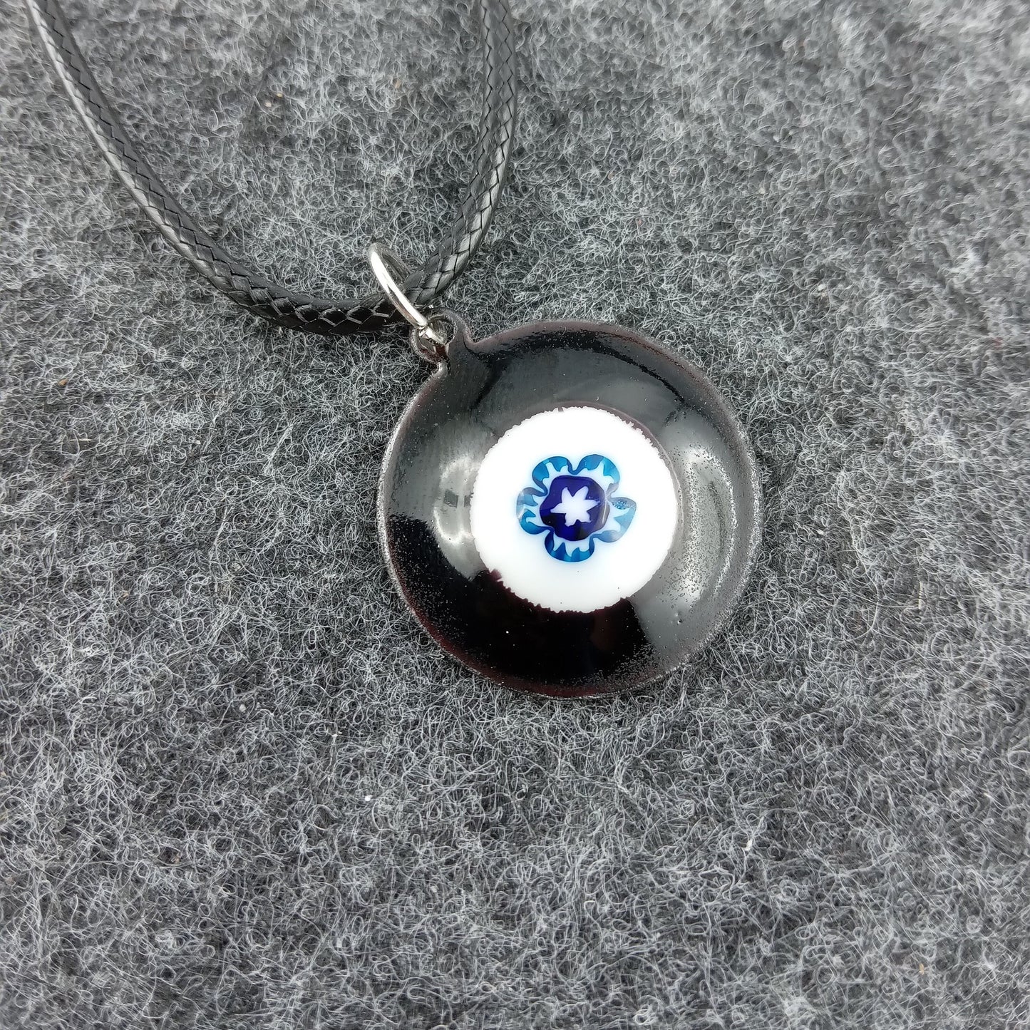 Pendant with enamel, round pendant with chain