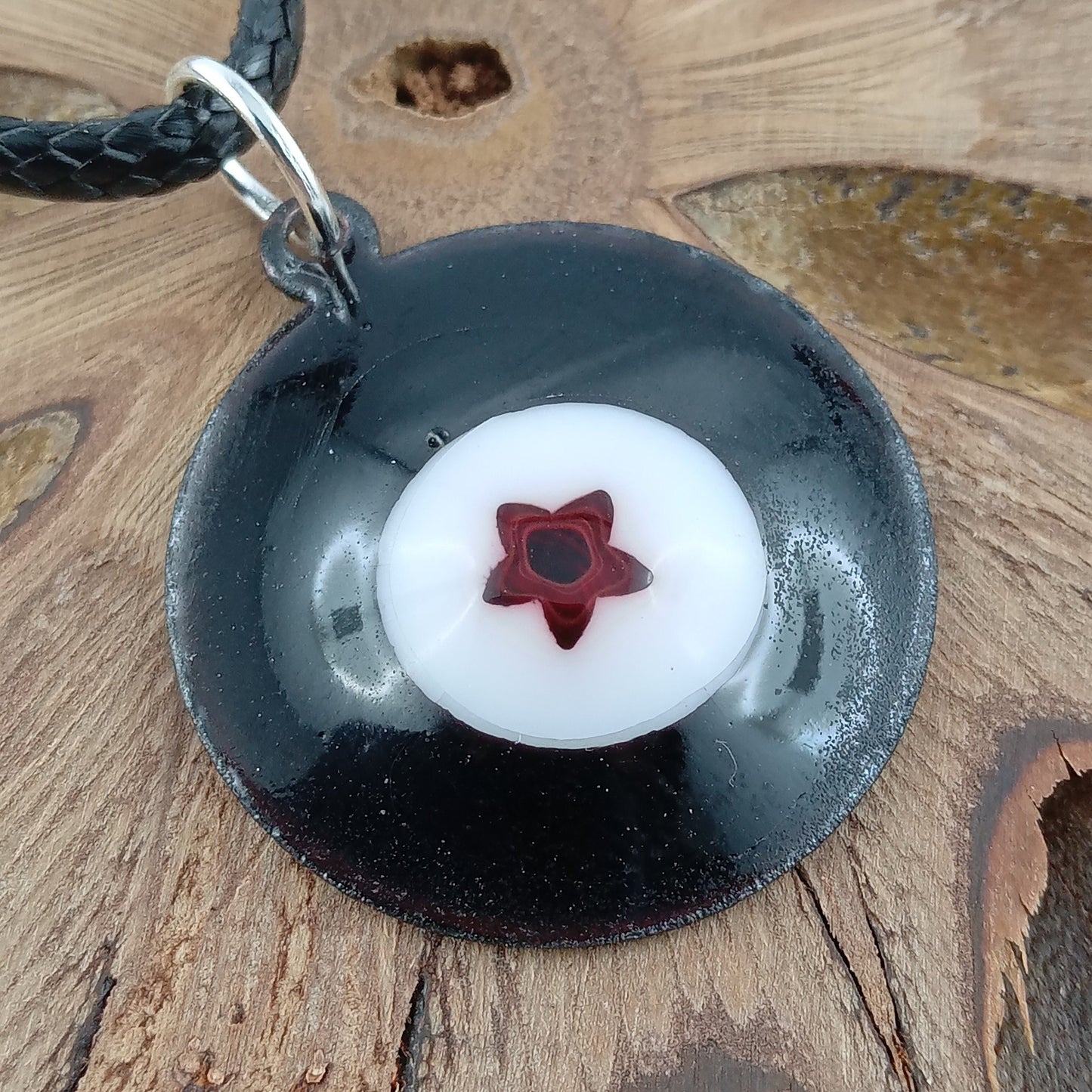 Pendant with enamel, round pendant with chain
