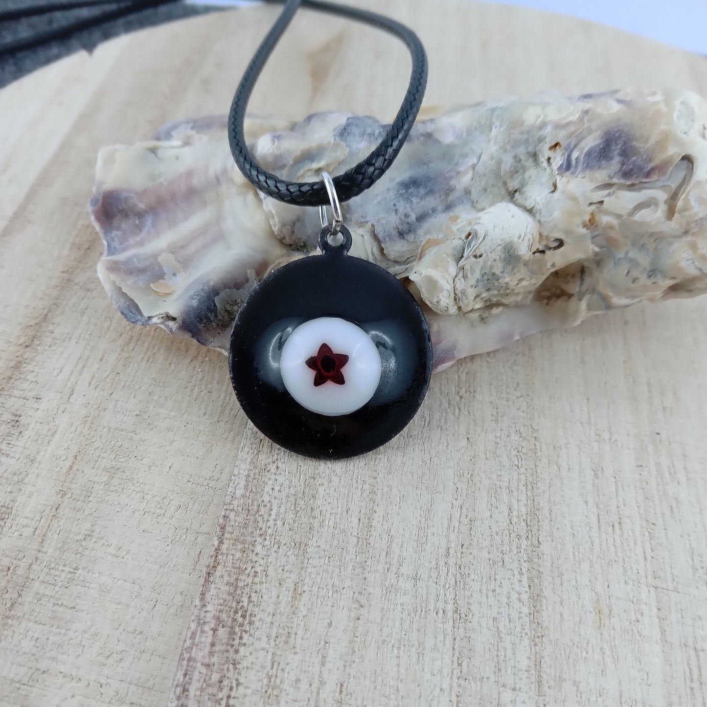 Pendant with enamel, round pendant with chain