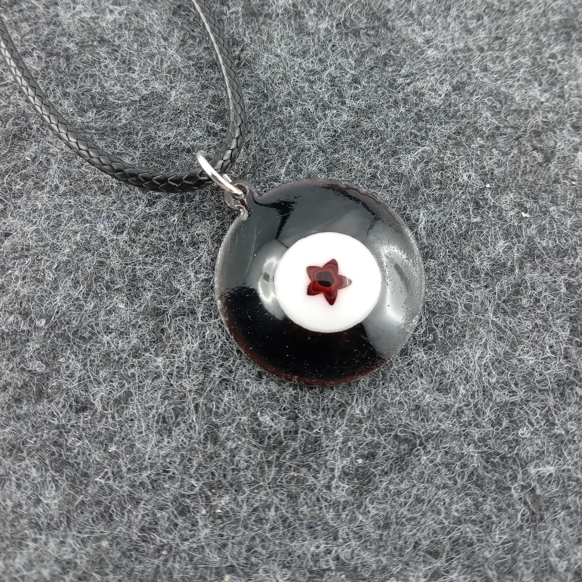 Pendant with enamel, round pendant with chain